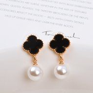 KAKA(TM) Women Girl Korean Stylish Black Four-leaf Glass Pearl Beauty Earing Accessories N24
