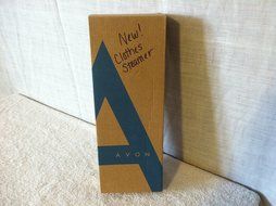 Avon Hand Held Clothes Steamer N3