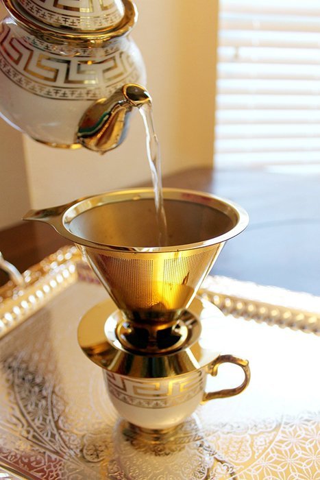 Qahwa Cup Gold Pour Over Coffee Dripper - Titanium Coated Stainless Steel Reusable Paperless Coffee Filter &ndash; Single...