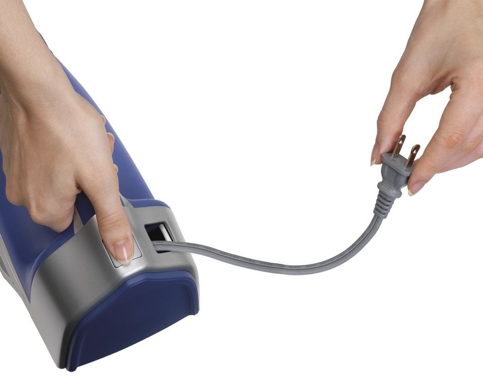 Hamilton Beach Steam Iron with Retractable Cord, 3-Way Auto Shutoff & Durathon Soleplate (19803) N2