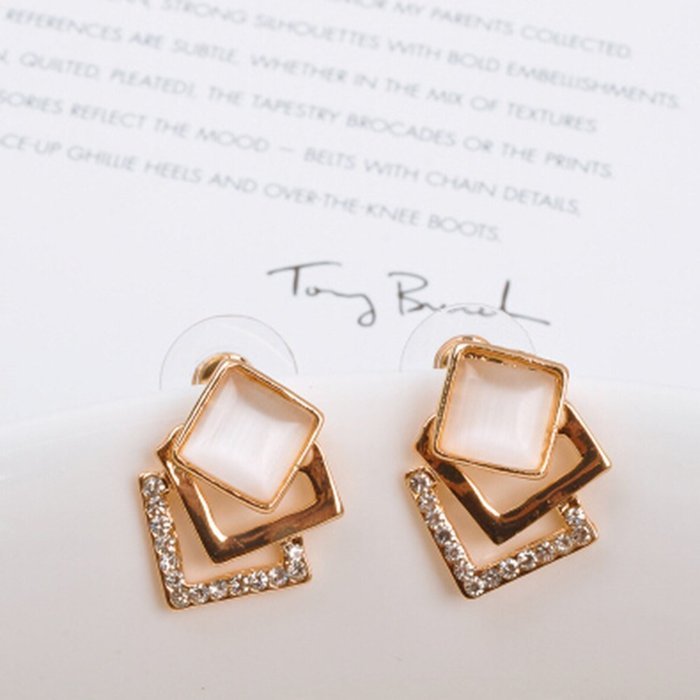 KAKA(TM) Women Girl Korean Stylish Black Four-leaf Glass Pearl Beauty Earing Accessories N10
