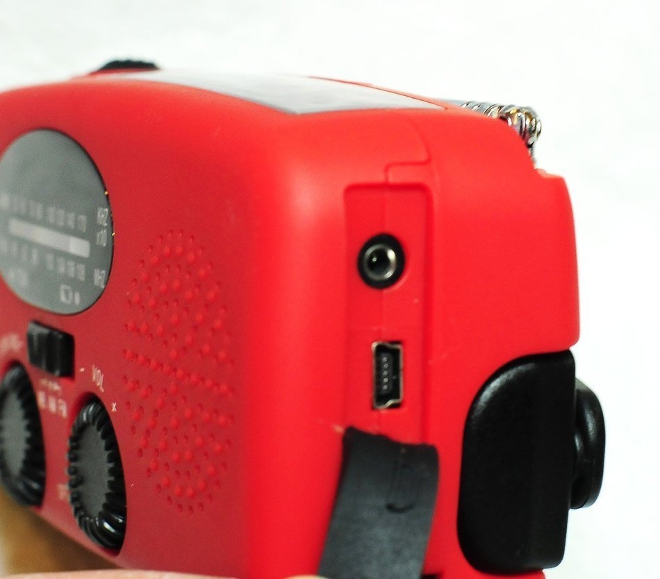 topAlert HY-88WB Emergency Dynamo Solar Self Powered AM/FM/WB(NOAA) Radio w/ LED Flashlight, Cell Phone Charger... N6