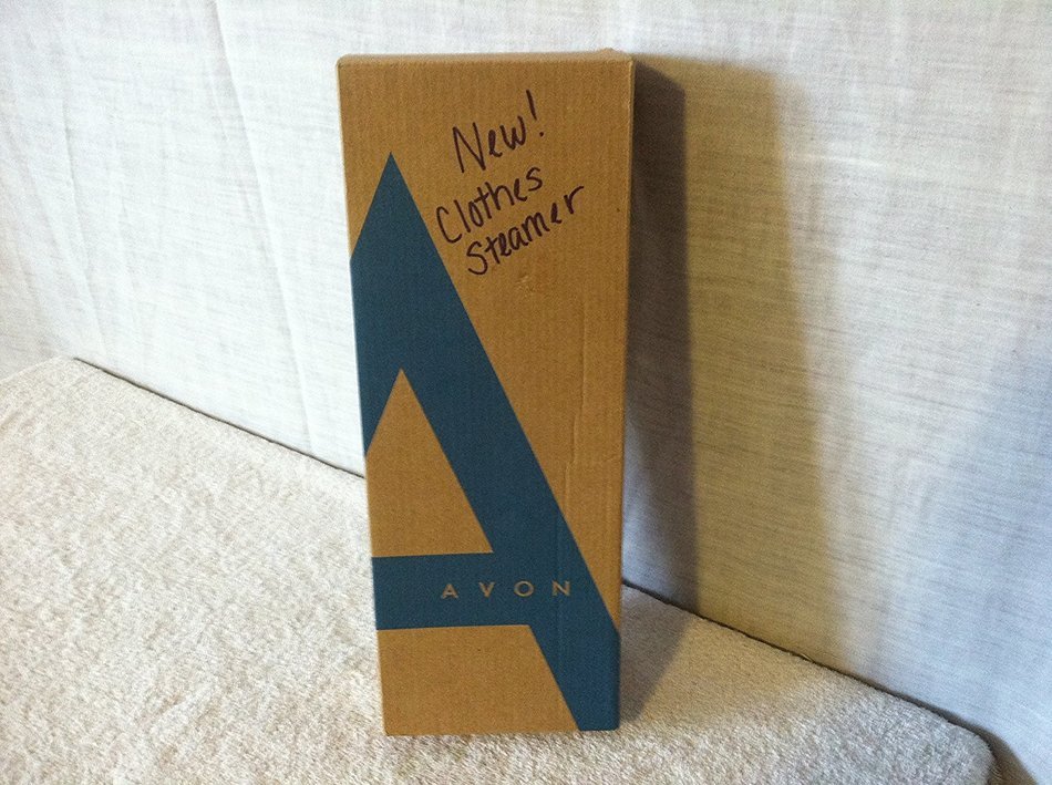 Avon Hand Held Clothes Steamer N3