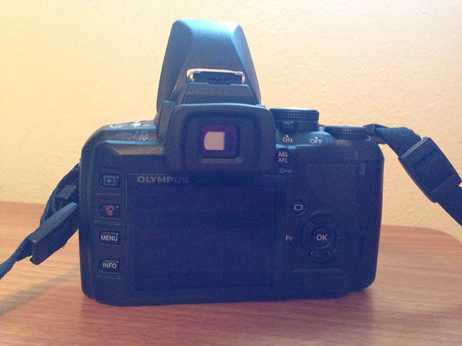 Olympus E420 Black SLR Digital Camera with 1442mm Zoom Lens & 2.7