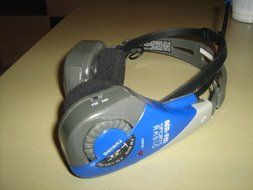 Lenoxx Sound AM/FM Sport Radio Headphone Model# Lenoxx Sound 885M (Dark Blue/Grey/Black version) N5