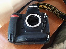 Nikon D2H Pro Digital SLR Camera (Body Only) N4