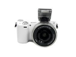 Sony Nex5rl 16.1 Mp Compact Digital Camera White with 16-50mm Power Zoom Lens Kit N4