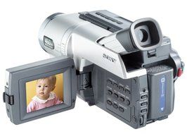 Sony CCDTRV108 Hi8 Camcorder with 2.5" LCD (Discontinued by Manufacturer)