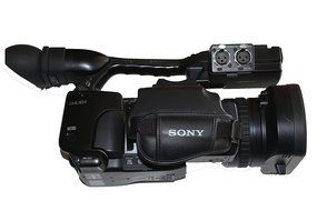 Sony PMW-EX1 Professional Camcorder + Accessories N2