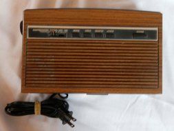 General Electric Radio Model No 7-4625C N2