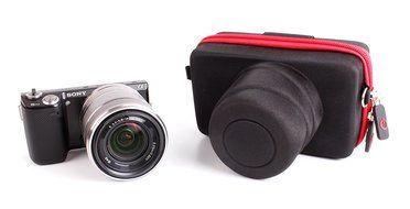 DURAGADGET Snug Black and Red Rigid Case with Suede Lining &amp; Elastic Belt Loop for Sony NEX5NKB Compact System...