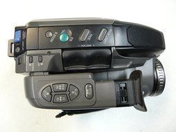 Panasonic PV-L580D Compact VHS/VHS-C Palmcorder Camcorder Bundle N2