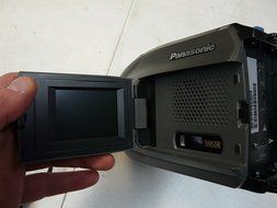 Panasonic PV-L580D Compact VHS/VHS-C Palmcorder Camcorder Bundle N3