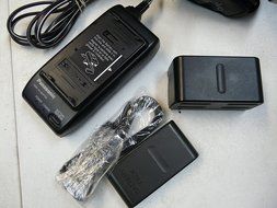Panasonic PV-L580D Compact VHS/VHS-C Palmcorder Camcorder Bundle N5