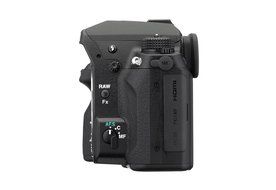 Pentax K-5 16.3 MP Digital SLR with 18-55mm Lens and 3-Inch LCD (Black) N9