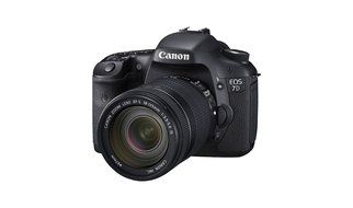Canon EOS 7D Digital Camera with 18-135mm f/3.5-5.6 IS Lens Kit N2