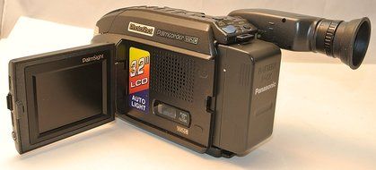 Panasonic PV-L858 Compact VHS/VHS-C PhotoShot Palmcorder Camcorder Bundle N3