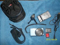 Kodak EasyShare M583 14 MP Digital Camera with 8x Optical Zoom and 3-Inch LCD - Blue N2