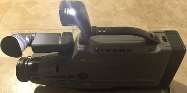 Panasonic VHS Reporter AG-188 Movie Camera N4
