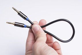 Sabrent 3.5mm Gold Plated Premium Auxiliary Male To Male AUX Cable [Step Down Design] 3 Feet (CB-AUX1) N4