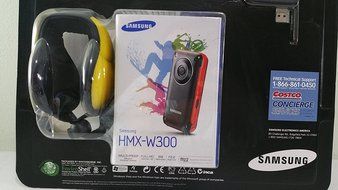 Limited SAMSUNG HMX-W300 Full HD 1080p Pocket Camcorder Bundle N4