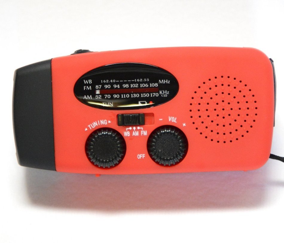 topAlert HY-88WB Emergency Dynamo Solar Self Powered AM/FM/WB(NOAA) Radio w/ LED Flashlight, Cell Phone Charger... N7