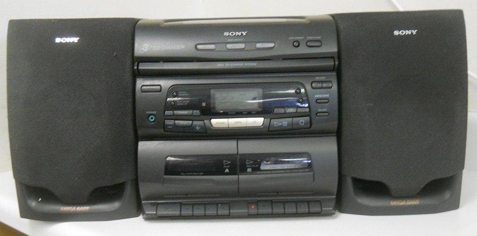 Sony CFD-646 3 Disc CD Changer Bookshelf Stereo Dual Cassette Recorder Player Mega Bass AM FM Radio Detachable... N5