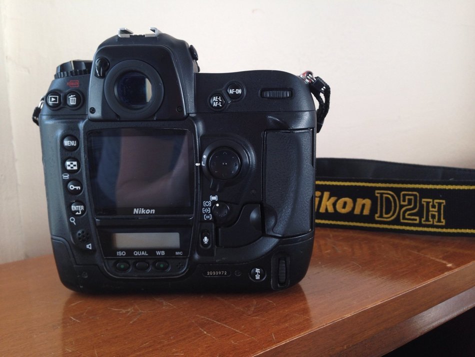 Nikon D2H Pro Digital SLR Camera (Body Only) N3