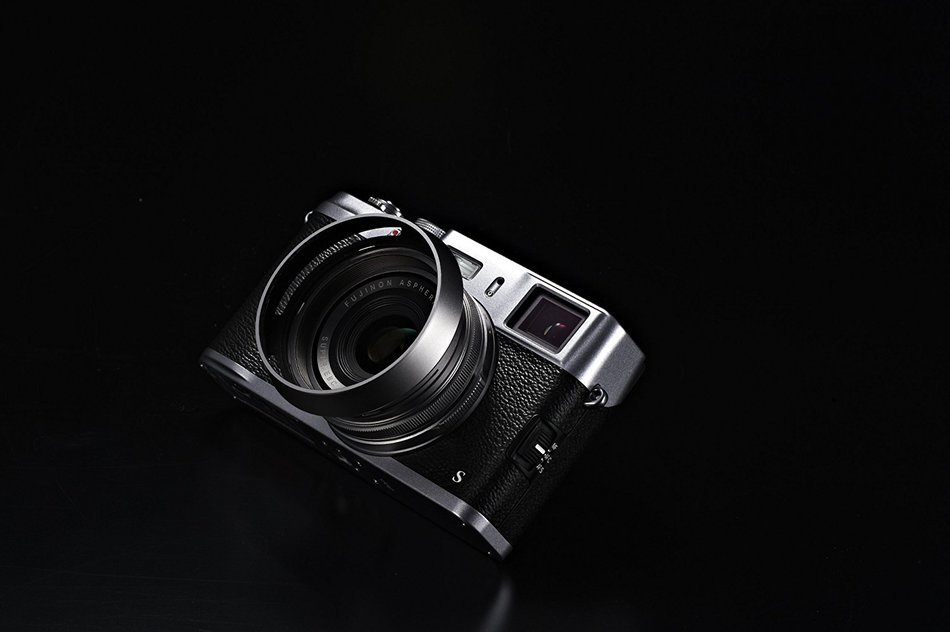 Fujifilm X100S 16 MP Digital Camera with 2.8-Inch LCD (Silver) (OLD MODEL) N13