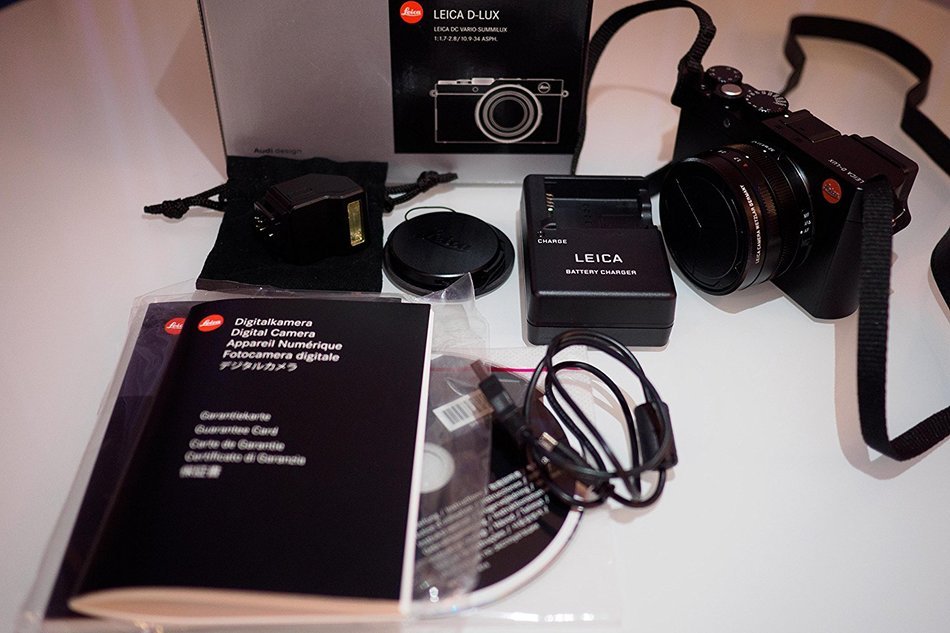 Leica D-Lux (Type 109) 12.8 Megapixel Digital Camera with 3.0-Inch LCD (Black) (18471)
