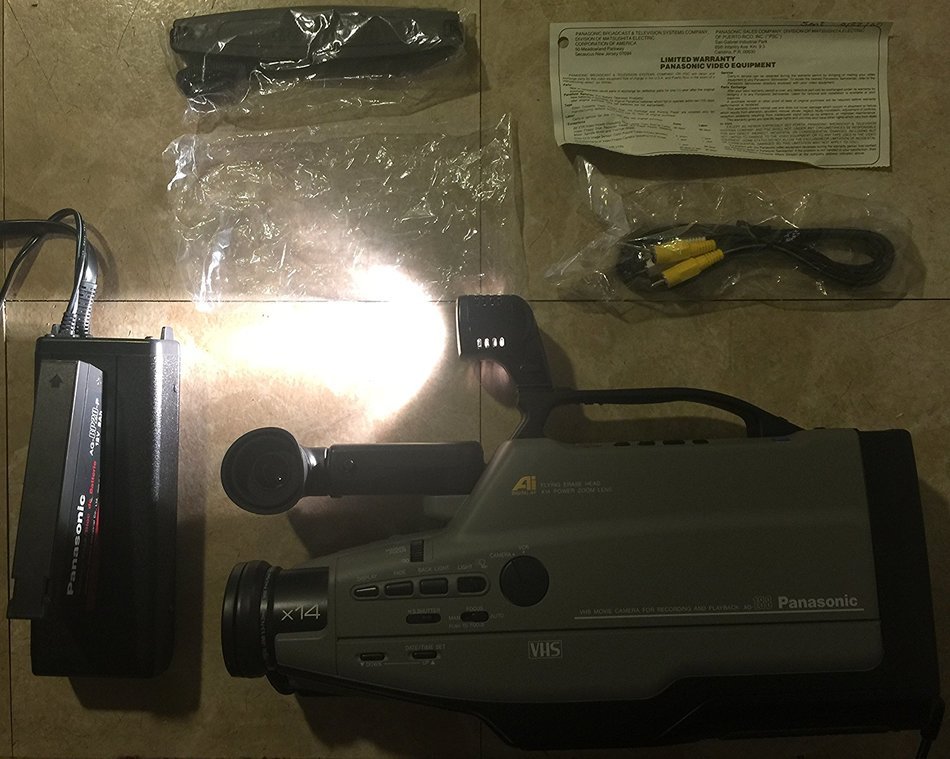Panasonic VHS Reporter AG-188 Movie Camera N3