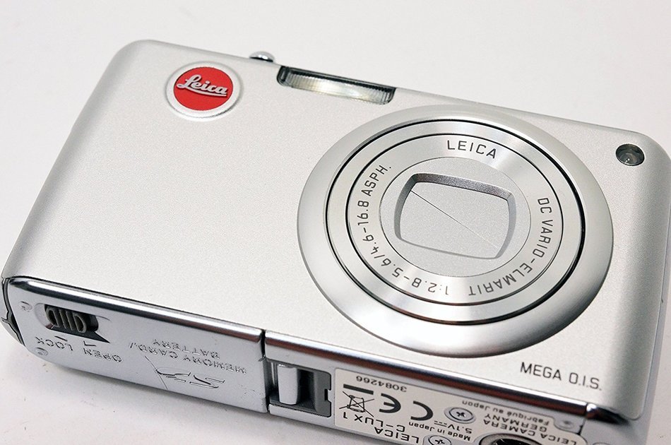 Leica C-LUX 1 6MP Digital Camera with 3.6x Optical Image Stabilized Zoom (Silver) N9