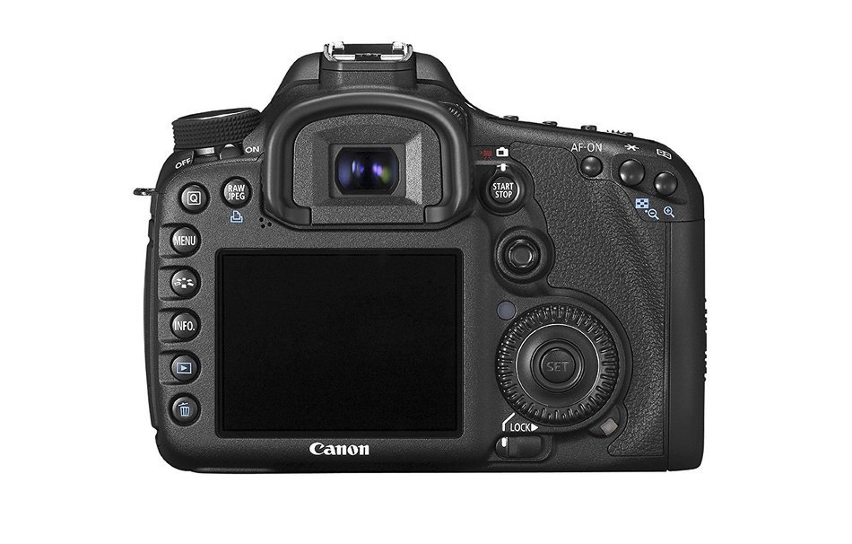 Canon EOS 7D Digital Camera with 18-135mm f/3.5-5.6 IS Lens Kit N4
