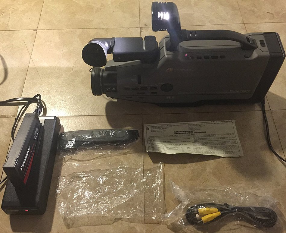 Panasonic VHS Reporter AG-188 Movie Camera N6