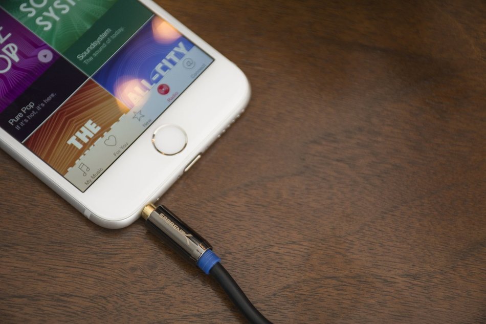 Sabrent 3.5mm Gold Plated Premium Auxiliary Male To Male AUX Cable [Step Down Design] 3 Feet (CB-AUX1) N6