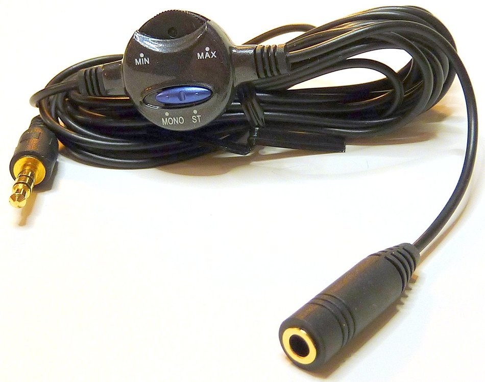 3.5mm Stereo Extension Cord w/ Volume Control & Mono / Stereo Switch - 10' : 70-023 (1) N4