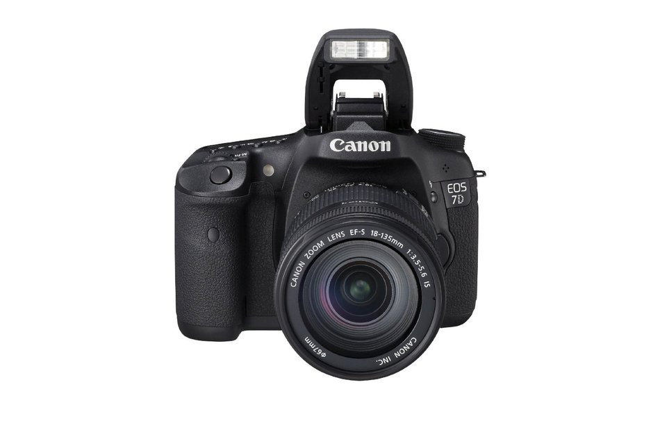 Canon EOS 7D Digital Camera with 18-135mm f/3.5-5.6 IS Lens Kit N8