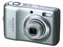 Nikon Coolpix L19 8MP Digital Camera with 3.6 Optical Zoom and 2.7 inch LCD (Silver) N3