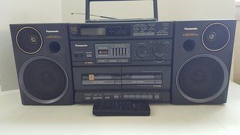 Panasonic Rx-dt680 Portable Stereo Component Cd System Boombox Am / Fm Dual Cassette Player and Cd Player N2