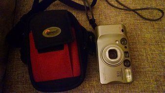 Polaroid i634 6MP 3x Optical/4x Digital Zoom Camera (Silver)