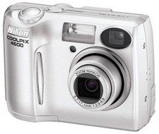 Nikon Coolpix 4600 4MP Digital Camera with 3x Optical Zoom N2