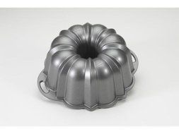 Nordic Ware 10.5-in. 60th Anniversary Limited Edition Nonstick Bundt Pan.