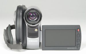 Samsung SC-DC173U DVD Camcorder with 34x Optical Zoom (Discontinued by Manufacturer) N4