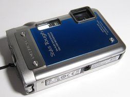 Olympus Stylus Tough 8010 14MP Digital Camera with 5x Wide Angle Zoom and 2.7 inch LCD (Blue) N3