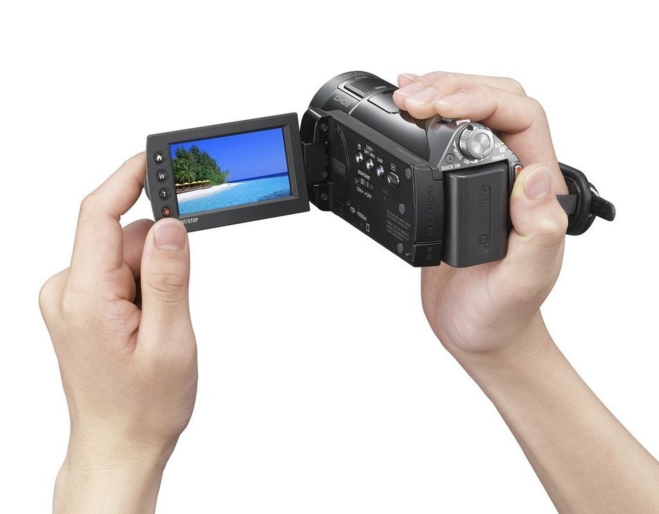 Sony HDR-CX12 High Definition Memory Stick PRO Duo Handycam Camcorder With 12x Optical Zoom (Discontinued by Manufacturer) N9