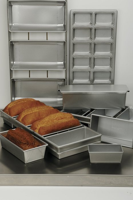 Focus Foodservice Commercial Bakeware 12-1/4 by 4-1/2-Inch Loaf Pan, 1-1/2-Pound N2