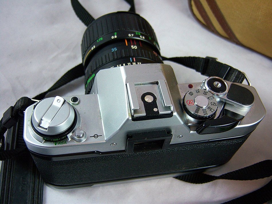 Canon AL-1 with 50mm f1.8 lens N6