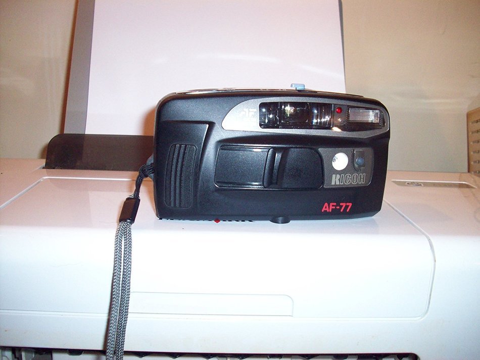 Ricoh AF77 35mm