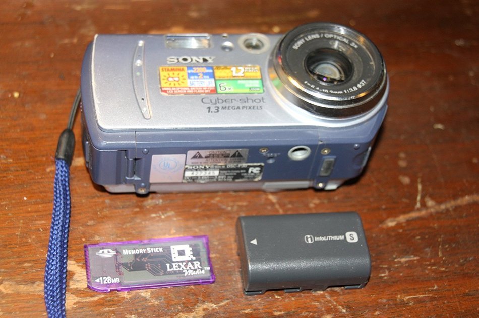 Sony Corporation Sony Digital Still Camera Model# Sony DSC-P30 1.3 MP Megapixels Cyber-Shot Digital Camera w/... N2