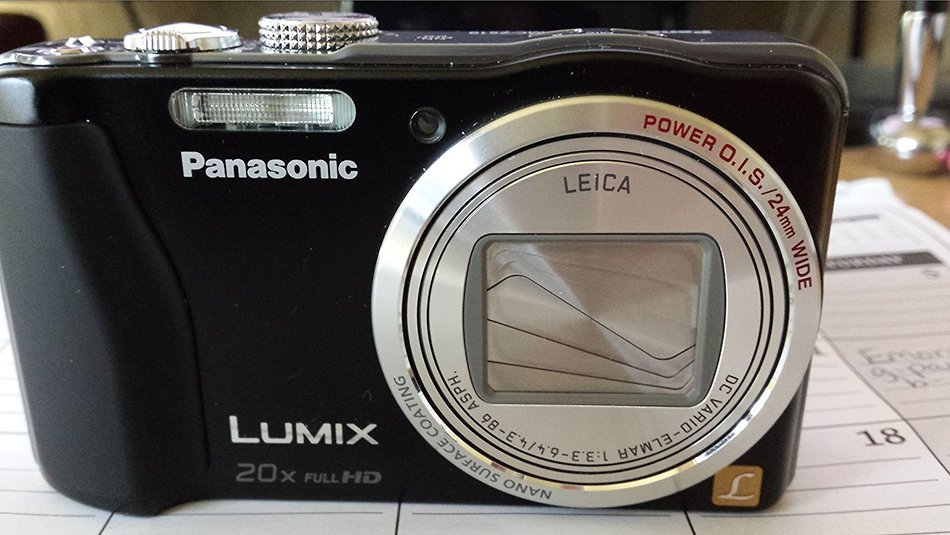 Panasonic Lumix ZS19 14.1 MP High Sensitivity MOS Digital Camera with 20x Optical Zoom (Black) N3